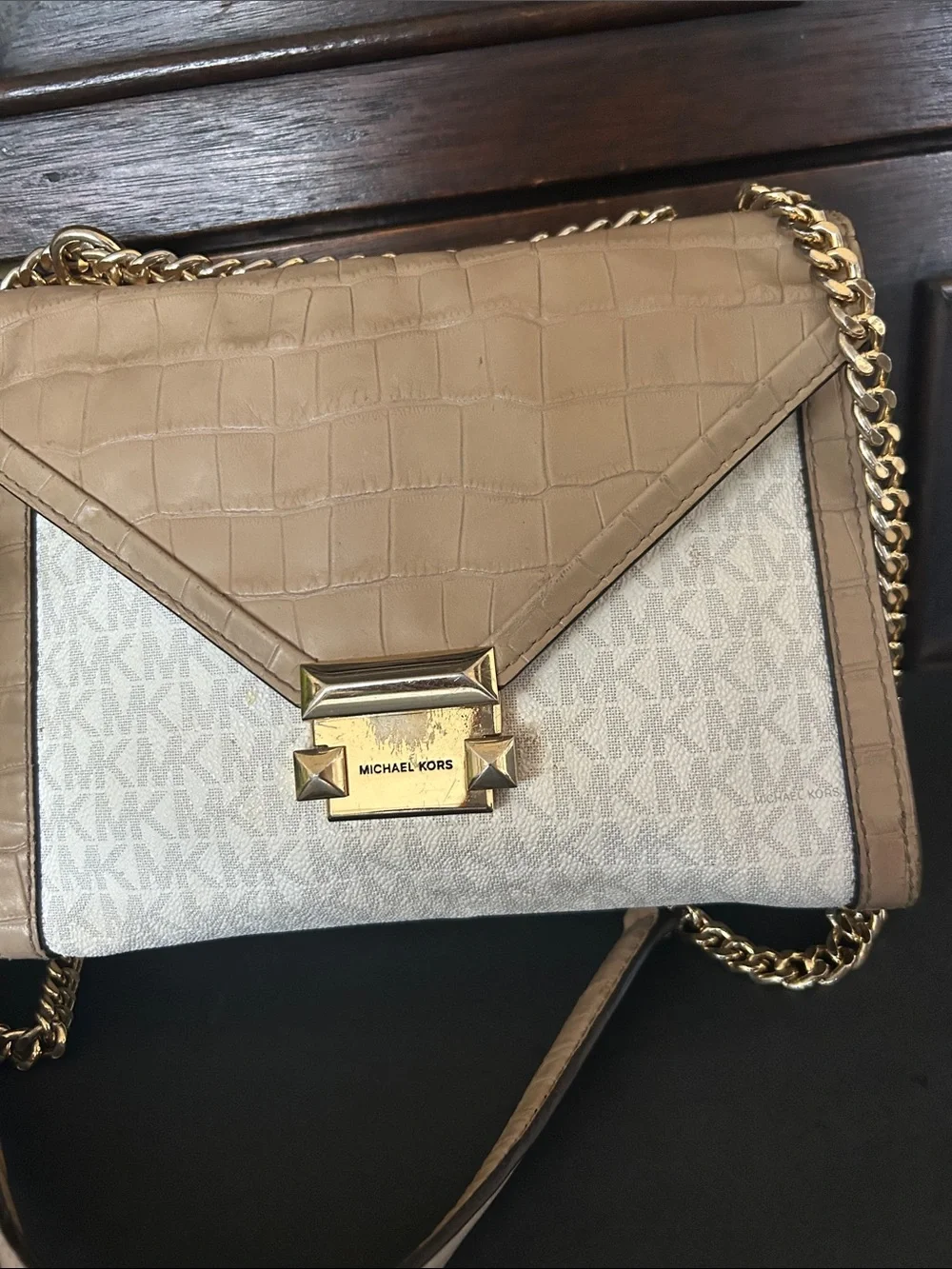 Michael Kors Beige & Off-White Chain Shoulder Bag